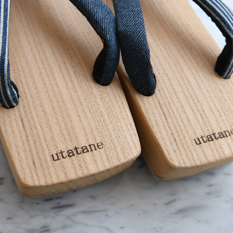 【高級桐下駄 utatane Lサイズ 右近 白木 メンズ】単品 インディゴ ヒッコリーデニム鼻緒 デニム生地 日本製 和装小物（7382600600）
