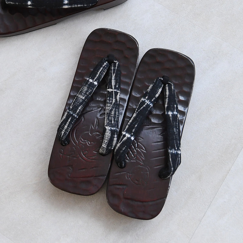 【メンズ下駄 ニコアンティーク 鎌倉彫  LLサイズ 龍】単品 日本製 男性  伝統工芸 和装小物（7383601300）