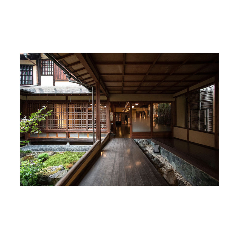 【誉田屋源兵衛  浴衣3点セット（浴衣/帯/下駄）翼絞り絵羽 黒×アメジスト】綿麻 一点物 フリーサイズ 特選シリーズ 伝統工芸（5010287311）