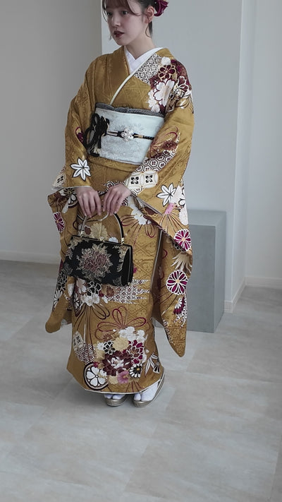 【レンタル】振袖 正絹着物+袋帯 21点セット 絵羽  芥子色に古典花結び（1000625800）