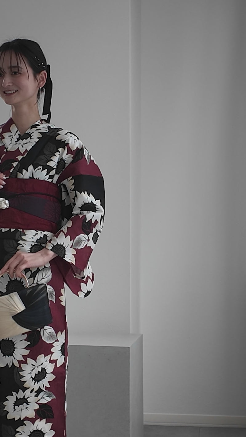 【ニコアンティーク 高級変わり織 浴衣3点セット ( ゆかた・帯・下駄 ) 黒とえんじの染分けひまわり】 フリーサイズ 国産生地 国内染色　個性派着物（5010270011）